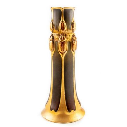 CHRISTOFLE CHRISTOFLE
Vase " Scarabées" de forme cylindrique à base élargie en métal...
