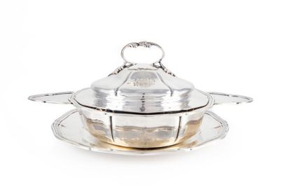 Maison ODIOT Maison ODIOT
Covered bouillon with flat grips and its display plate...