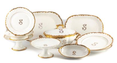 E. MARFEUIL Manufacture E. MARFEUIL - Limoges
Important white porcelain service with...