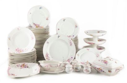 M & CIE Manufacture M & Cie - Limoges
Important porcelain dinner service with polychrome...