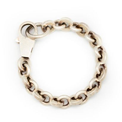 HERMES HERMES Paris - circa 1960
Silver bracelet with lozenge links 
L.: 18 cm
Weight:...