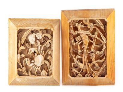 CHINE CHINA - XXth
Two carved wooden panels representing shrimps and crab
22 x 32...