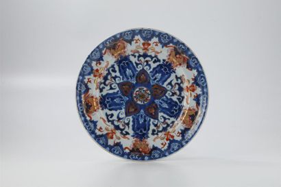 CHINE CHINA
Set of six round porcelain dishes including four large and two medium...