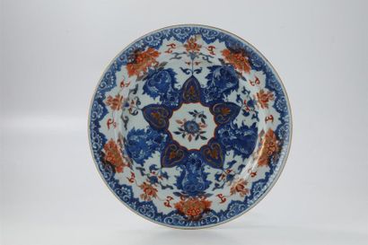 CHINE CHINA
Set of six round porcelain dishes including four large and two medium...