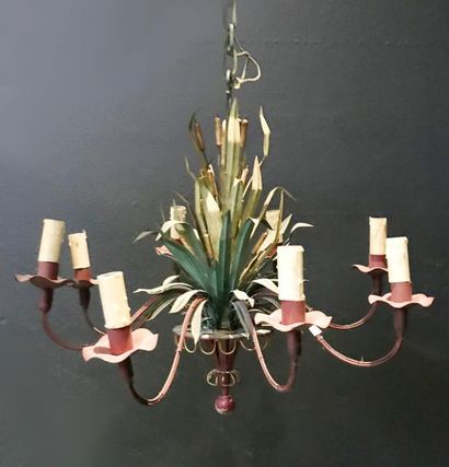 BAGUES MAISON BAGUES 
Green and red lacquered metal chandelier with eight light arms...