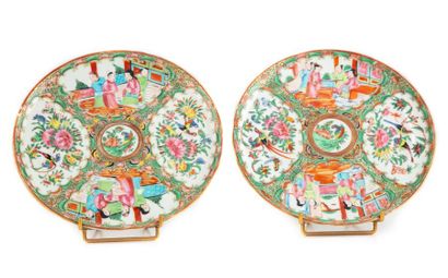 null CHINA - Canton
Two enamelled porcelain plates decorated with scenes and flowers...