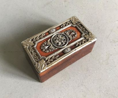null Small wooden stamp box with silver openwork decoration on the lid. 
L. 8 cm