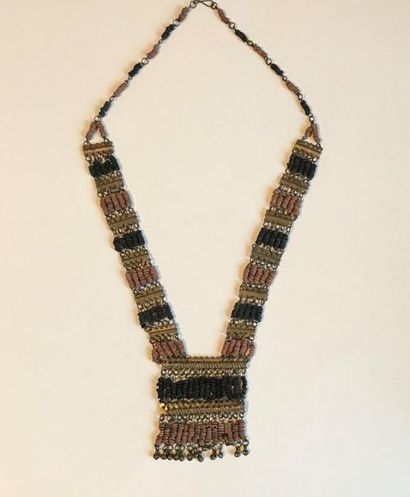 null AFGHANISTAN or IRAN
Necklace with multiple rows of pearls assembled by golden...