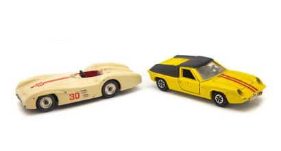 null DTGB 1/43
Lot of 2 vehicles including Mercedes Benz F1 beige numbered 30 to...