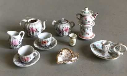 null Set of miniature porcelain dinette pieces ( miscellaneous )
Small lacks