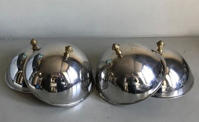 null Four metal plate bells. Gilded metal socket in the shape of a pine cone.
D.:...