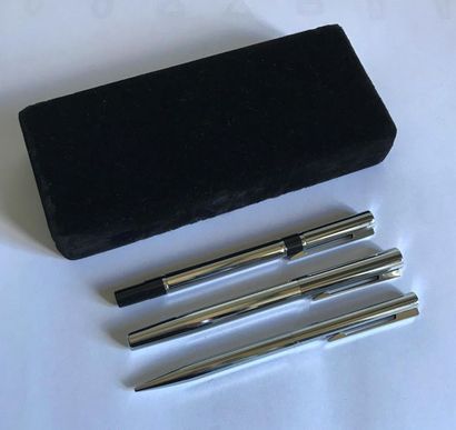 WATERMAN WATERMAN
Three faceted metal pens
In their case