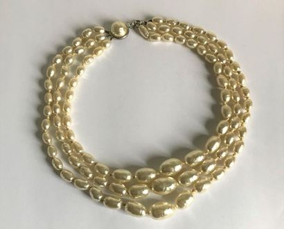 null Three-row necklace of large fancy pearls. Circa 1950