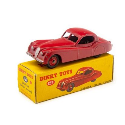 DINKY TOYS DTGB 1/43
Jaguar XK 120, red BE (some small paint chips), original bo...