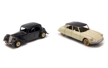 DINKY TOYS DTF 1/43
Set of 2 Citroën vehicles: Traction black ref. 24N 2nd type used...