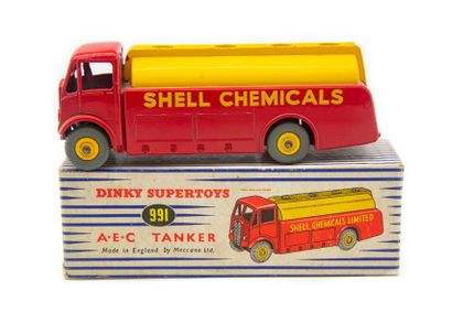 null DINKY SUPERTOYS 1/43
Camion citerne Shell AEC Thompson réf. 991 à nettoyer TBE...