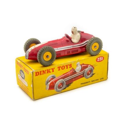 DINKY TOYS DTGB 1/4
Maserati Racing Car réf. 231 rouge à nez blanc quelques éclats...