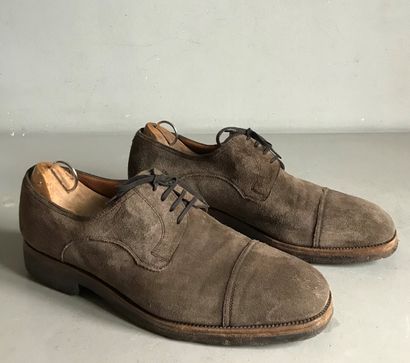 null J.M WESTON - Vintage

Paire de chaussures Derby à lacets en daim. Semelle latex

T:...