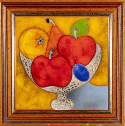 VALENTIN Gilbert VALENTIN (1928-2001)

Still life with fruit

Glazed earthenware...