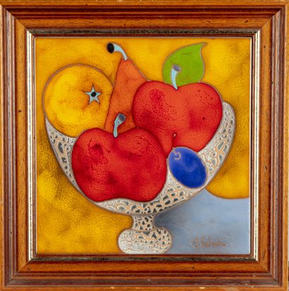 VALENTIN Gilbert VALENTIN (1928-2001)

Nature morte au fruit

Plaque en faïence émaillée...