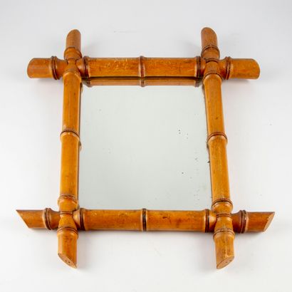 null Petit miroir bambou

H. : 42 cm ; L. : 37 cm
