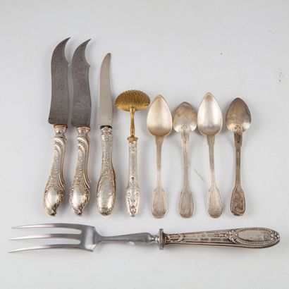 null Set of serving utensils with metal blade and filled silver handle. Four silver...