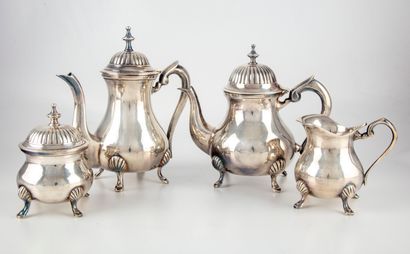 null Silver plated tea and coffee set, including a teapot, a coffee pot, a milk jug...