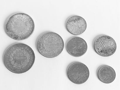 null Ensemble de pièces de monnaie en argent - FRANCE

1 / 5 / 10 / 50 et 100 Francs

En...