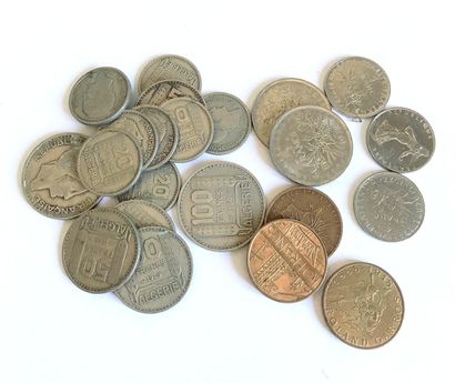 null Ensemble de pièces de monnaie - FRANCE

Francs et Francs Algérie française ....

En...
