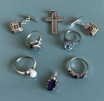null Set of silver jewelry (925e) set with colored stones - cross and metal cufflinks...