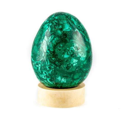 null Important malachite egg on a bone stand

Approximately 4.8 kg (to be reweighed)

H....
