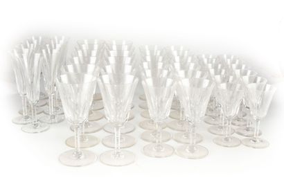 SAINT-LOUIS Manufacture of SAINT LOUIS 

Set of cut crystal glasses model "Cerdagne"...