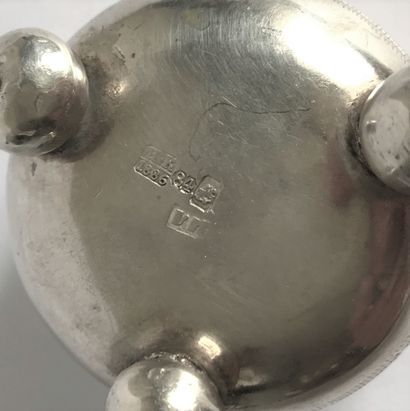 KHAIMOVICH LOZINSKI Egg-shaped silver salad bowl with engraved decoration. It rests...