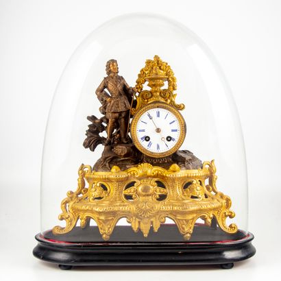 null Gilded regule clock with a romantic knight subject - Base in patinated regule....
