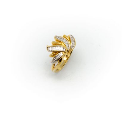 null 14k gold ring set with baguette diamonds weighing 1.30 ct.

TDD : 54

Gross...