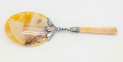 null 19th century

Hard stone porridge spoon, metal frame, in a leather case

Small...