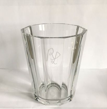 BACCARAT BACCARAT 

Champagne bucket in transparent crystal with facets. Monogrammed...