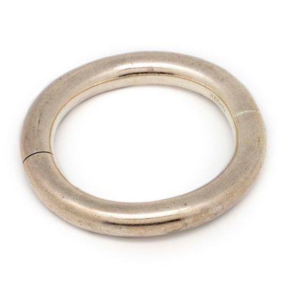 null HERMES - PARIS

Bracelet in silver, magnetic clasp