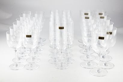 SÈVRES Cristallerie de SEVRES

Crystal glass set, Albinoni model, 9 champagne flutes,...
