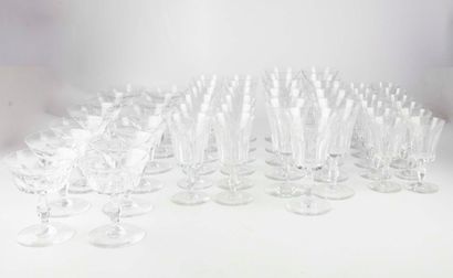 BACCARAT BACCARAT - France 

Glass service model "Polignac", including 12 champagne...