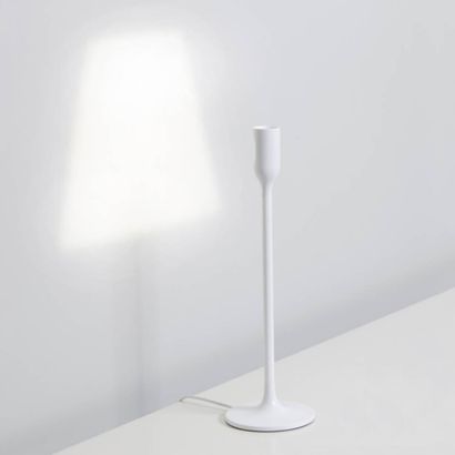 YOY Table lamp YOYLIGHT

Designer: Yoy

Manufacturer: Innermost

3W Led - White aluminum

Height:...