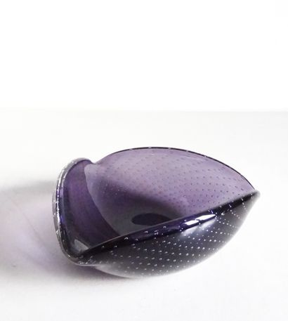 null Ashtray of triangular form out of purple blown glass with regular pattern of...