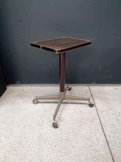 null Small side table, steel base on casters

Circa 1970

H. 63 cm ; W. 40 cm ; D....