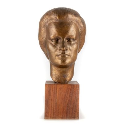 Jean JOACHIM 
JEAN JOACHIM




Woman's head 




Bronze




Signed




Wooden ba...