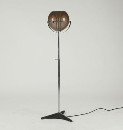 Frank Ligtelin Frank LIGTELIN - Editor RAAK

GLOBE floor lamp with chromed metal...
