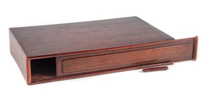 CHINE CHINA - 20th century

Exotic wood rectangular box

H. 5 cm ; W. 27,5 cm ; D....