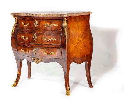 Chest of drawers in marquetry of flowers,...