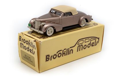 BROOKLYN MODELS BROOKLYN MODELS 1/43

Cadillac V16 convertible 1940 couleur bronze...