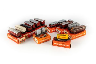 MARKLIN MARKLIN HO (boite orange)

Ensemble de 12 wagons de marchandise et transport

Références...