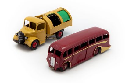 DINKY TOYS DINKY TOYS ENGLAND

Lot of two vehicles including a Bedford Poubelle in...